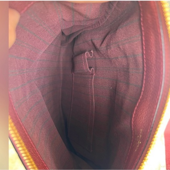 Louis Vuitton Petillante Clutch in Burgundy - Picture 8 of 8